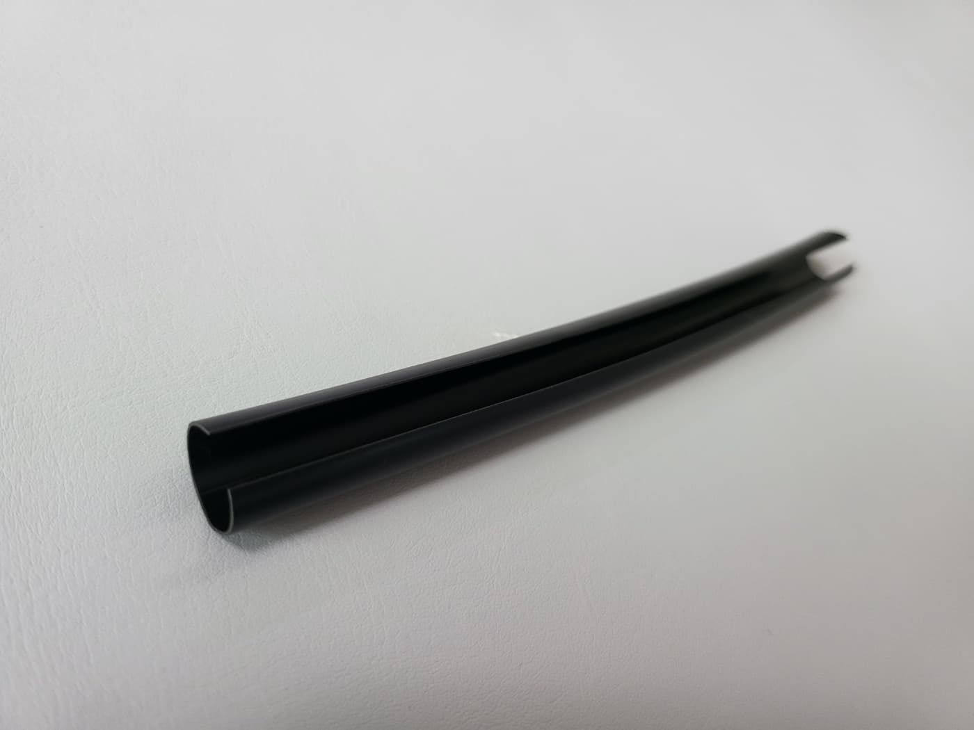 C형 튜브